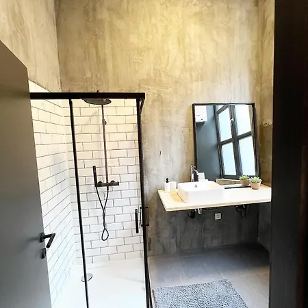 New Spacious Boutique Apartment's In The Center Of *