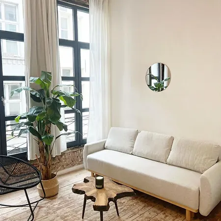 Apartment New Spacious Boutique Apartment's In The Center Of