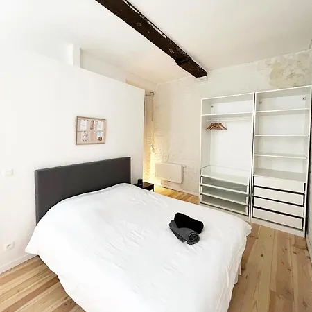 New Spacious Boutique Apartment's In The Center Of Apartment *