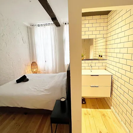 Apartment New Spacious Boutique Apartment's In The Center Of